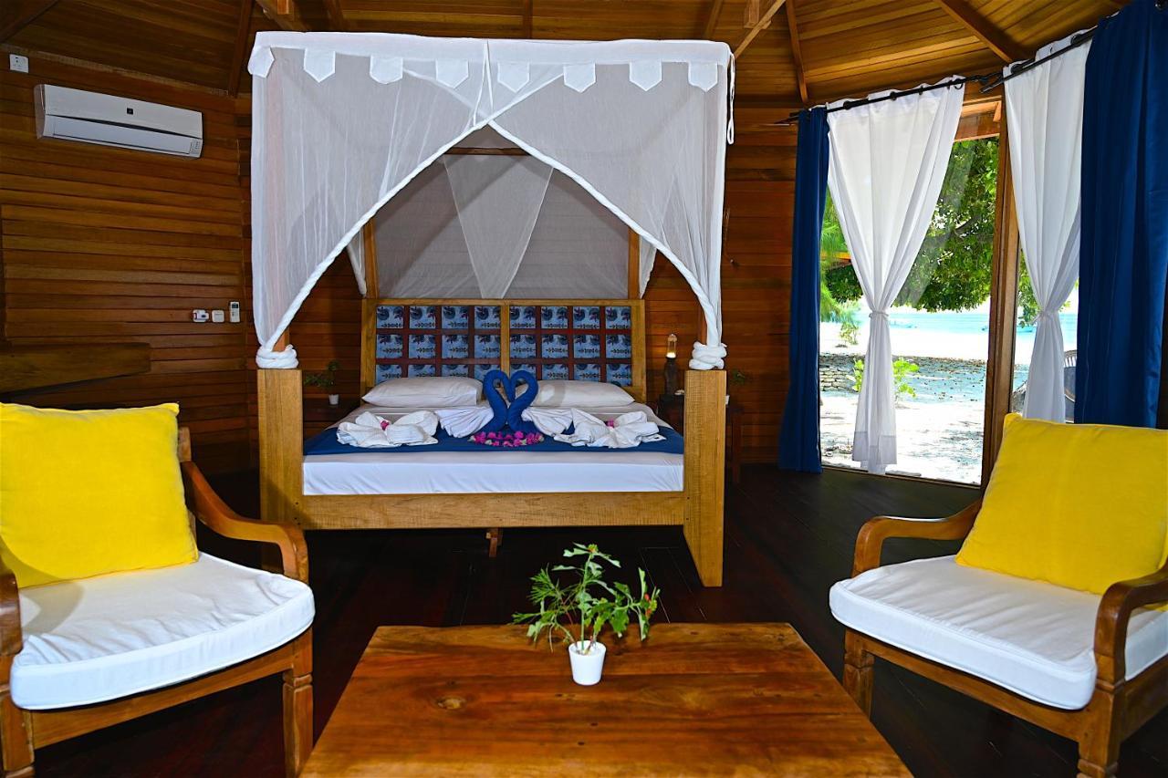 Agusta Eco Resort Pulau Mansuar Ngoại thất bức ảnh