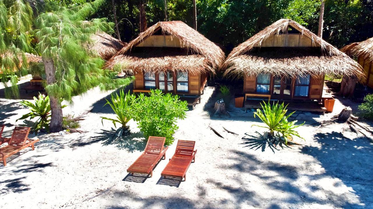 Agusta Eco Resort Pulau Mansuar Ngoại thất bức ảnh